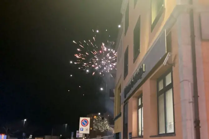 Fuochi d'artificio a Porto Torres (foto Pala)