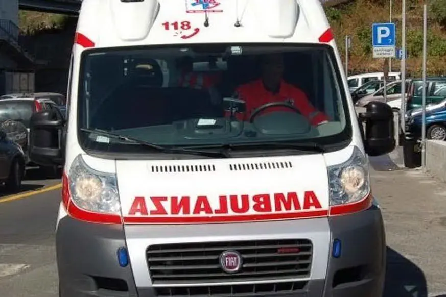 Un'ambulanza (L'Unione Sarda)
