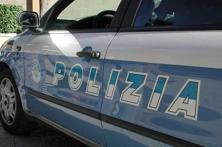 Tenta di rubare su un’auto in sosta, 30enne in manette a Cagliari