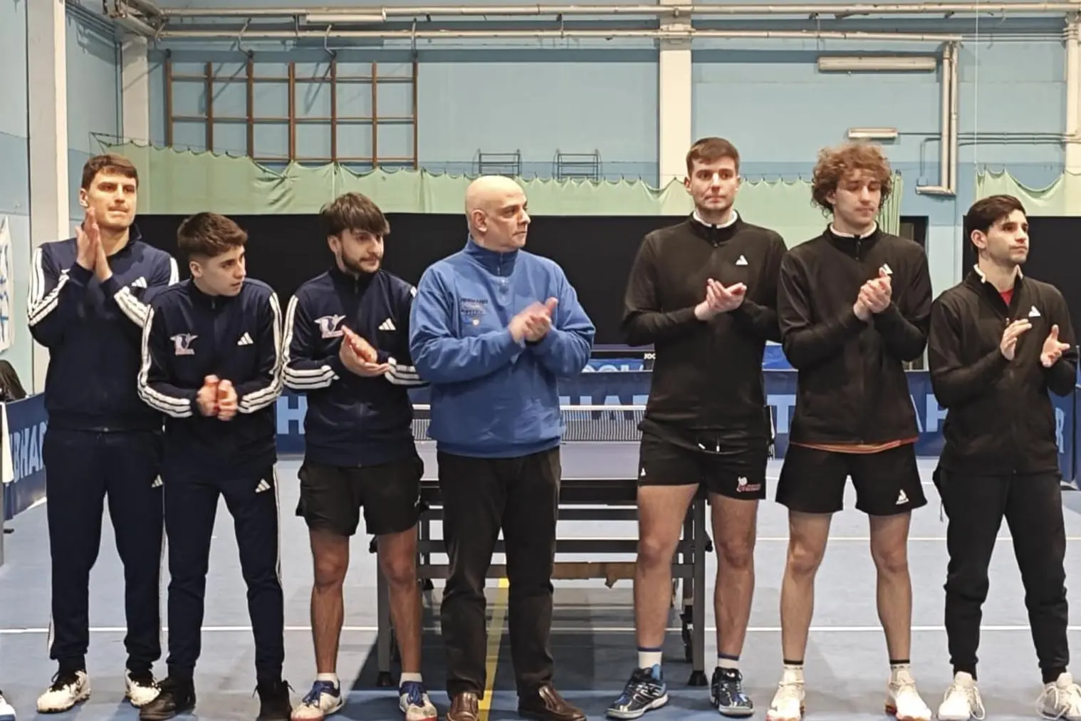 Da sin. Muravera e Marcozzi nella fasi preliminari del derby disputato ieri (Foto concessa dal TT Muravera)