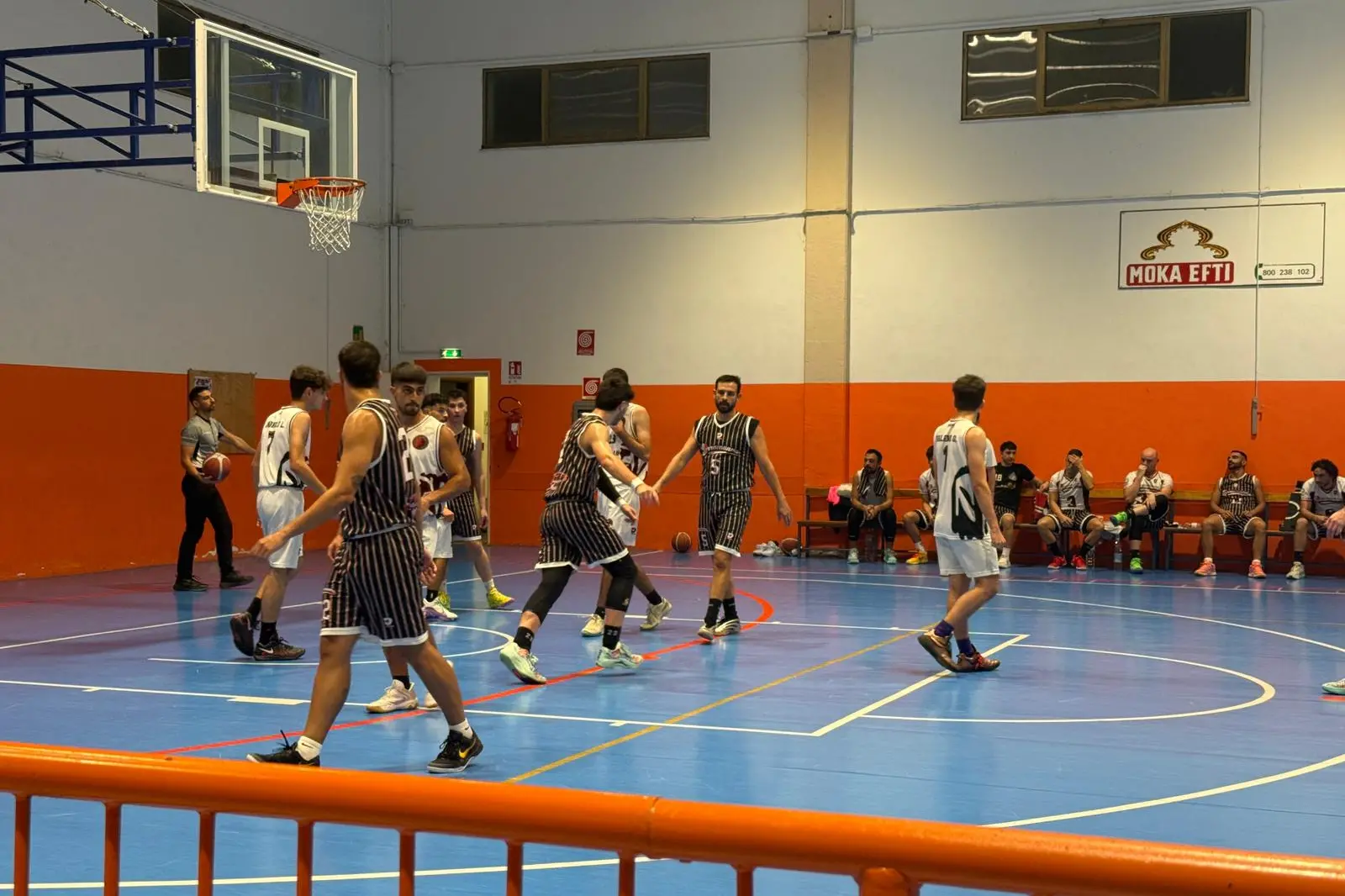 Una partita di Divisione Regionale 2 di basket (foto di Giacomo Pala)