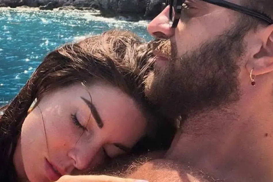 Bianca Atzei e Stefano Corti (foto Instagram)