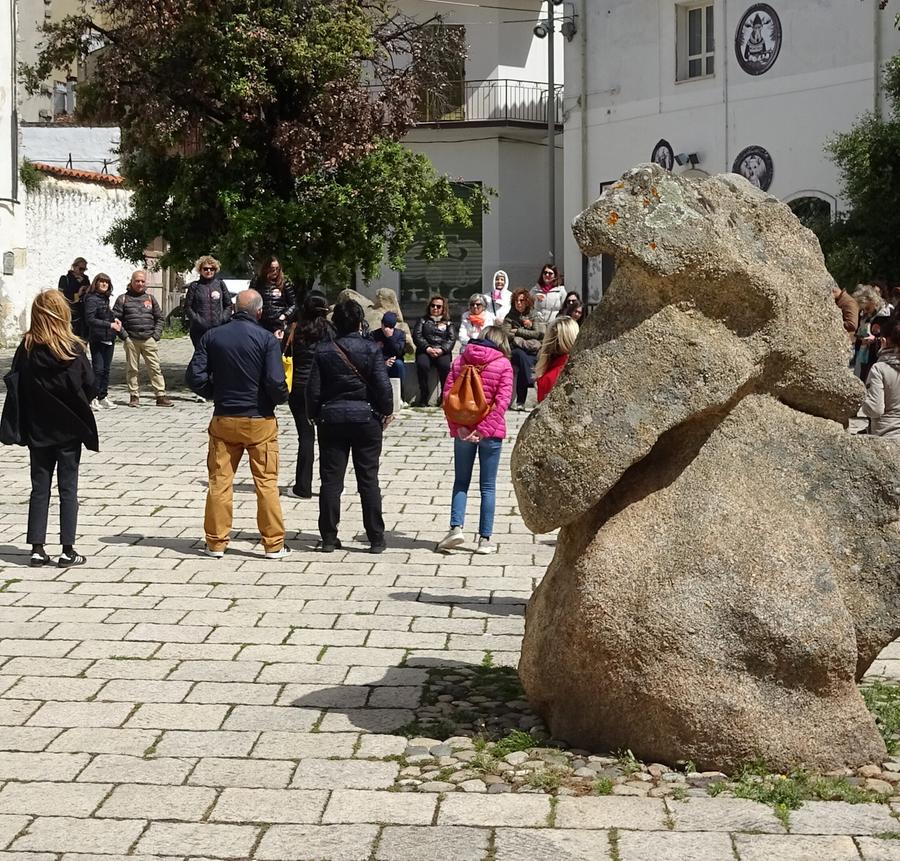 Passeggiando nel nome della Deledda