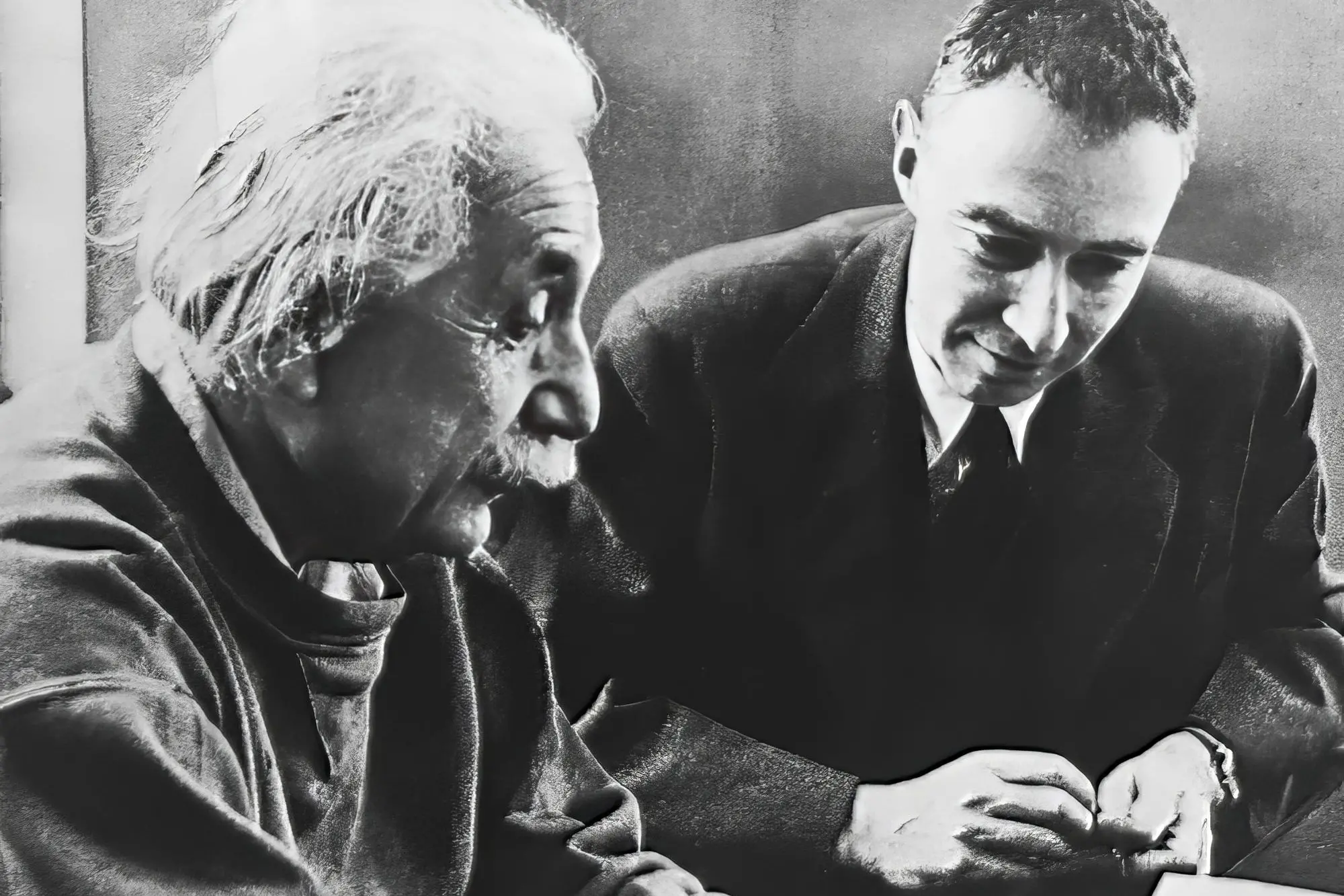 Einstein e Oppenheimer (foto concessa)