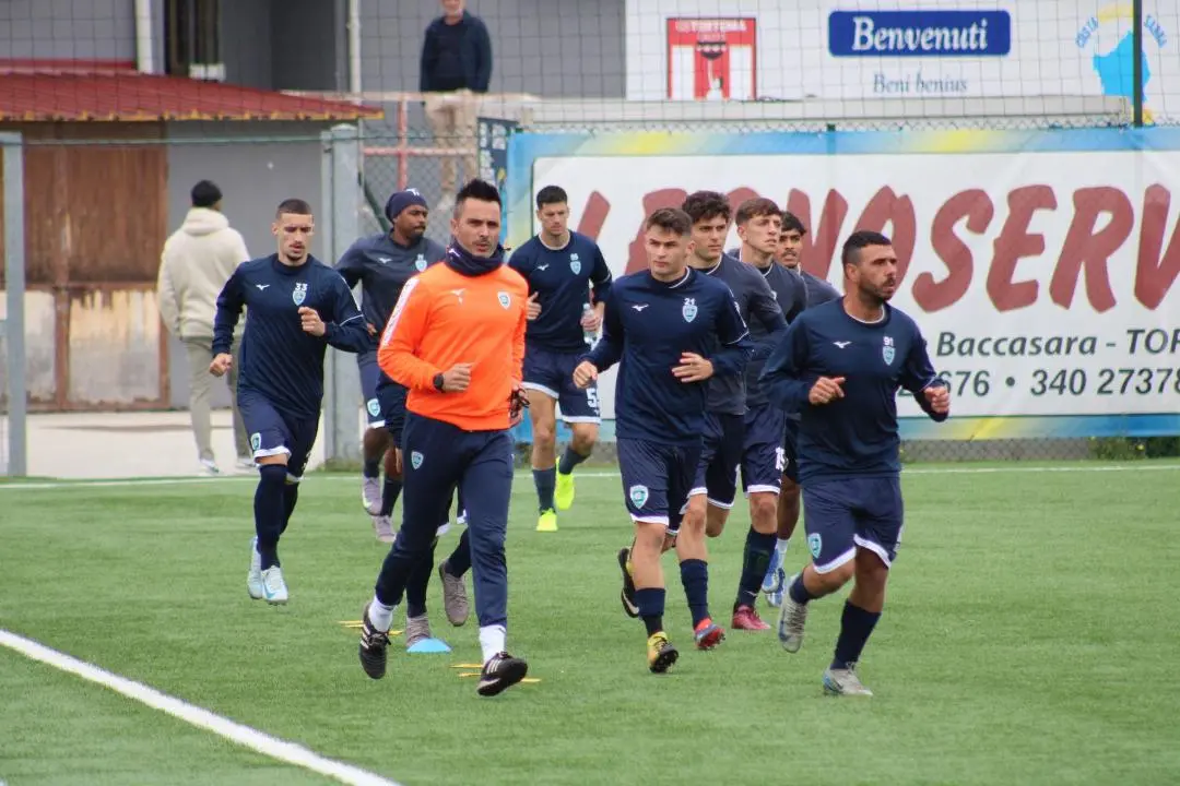 Riscaldamento pre gara dell'Olbia a Tertenia (fonte Olbia Calcio)