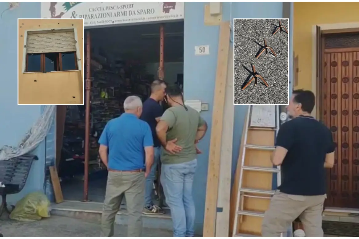 突袭后的军械库,画面中伊萨亚·斯特里家布满弹孔的墙壁和窗玻璃,以及散落在街道上的三头钉。