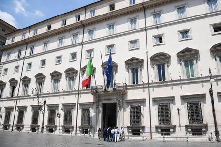 Una veduta esterna di Palazzo Chigi durante il Consiglio dei ministri, Roma, 19 luglio 2019. ANSA/ALESSANDRO DI MEO