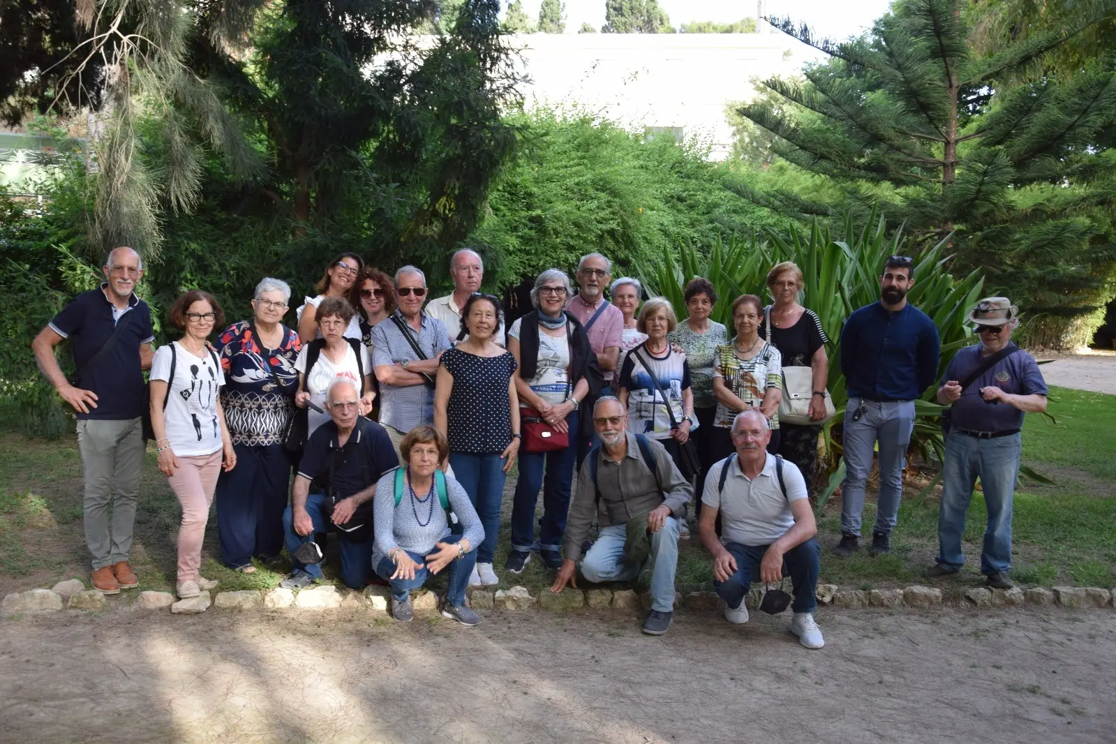 I soci dell'Università della Terza Età del Monreale in visita all'orto botanico di Cagliari (foto Pittau)
