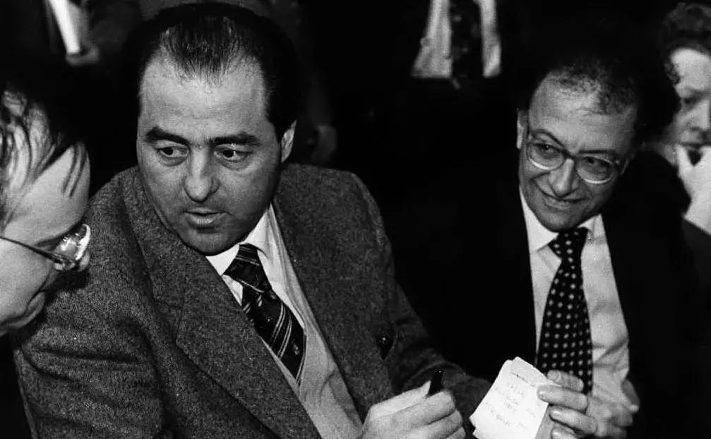 25 anni fa Mani Pulite, l'inchiesta che ha travolto (e cambiato) la politica italiana