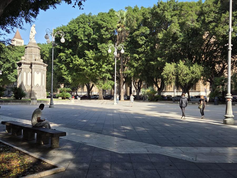 Piazza del Carmine, la “zona rossa” piace a residenti e negozianti