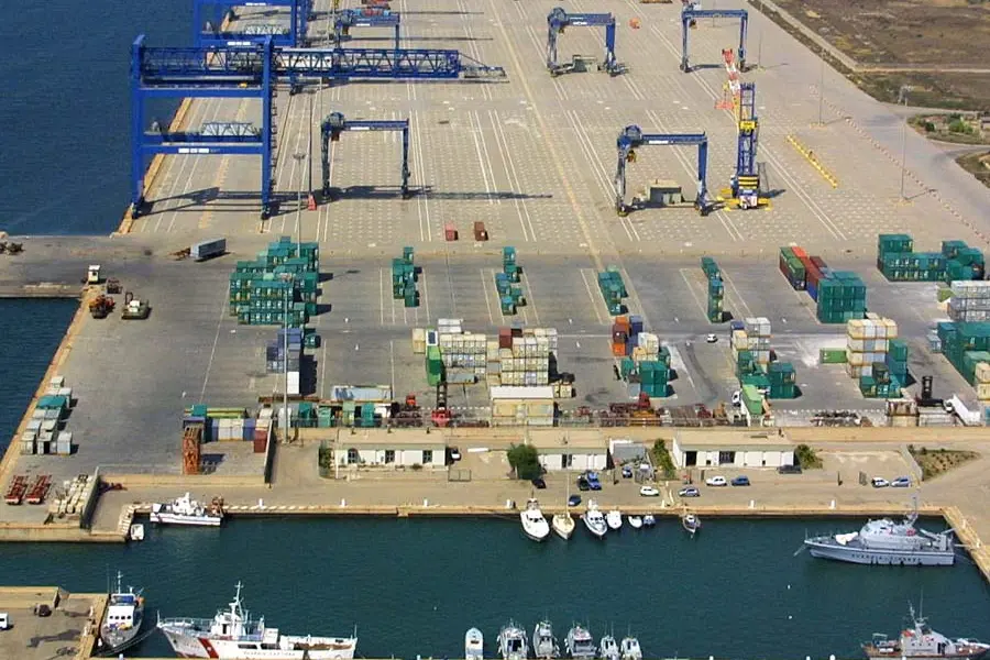 Il porto canale di Cagliari (L'Unione Sarda)