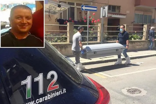 La salma di Mario Romani, nel riquadro (foto Piras)