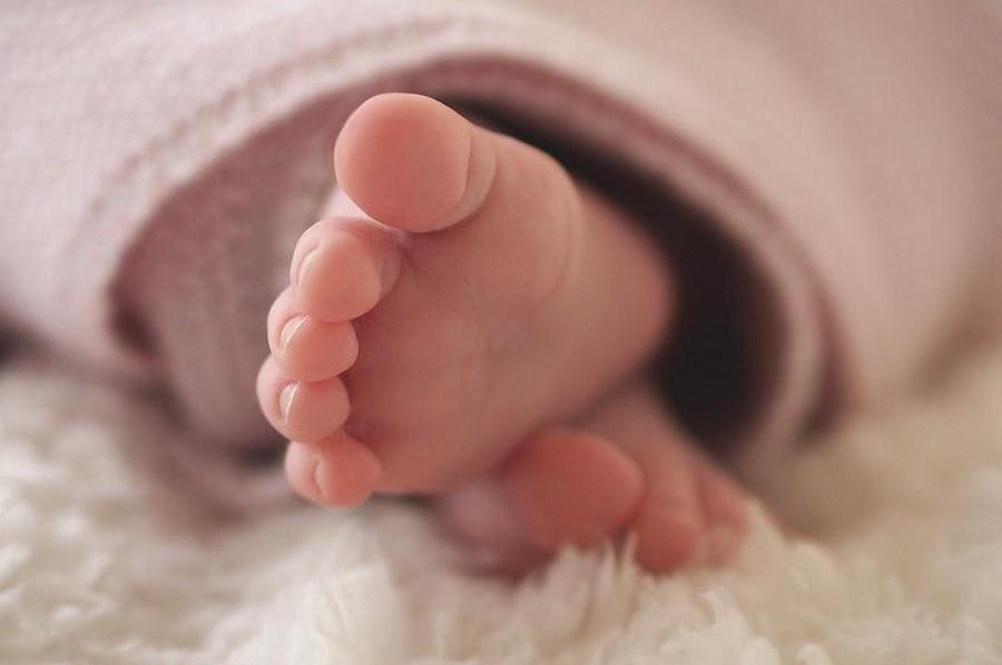 Scambio di neonate in ospedale, denuncia e richiesta di risarcimento