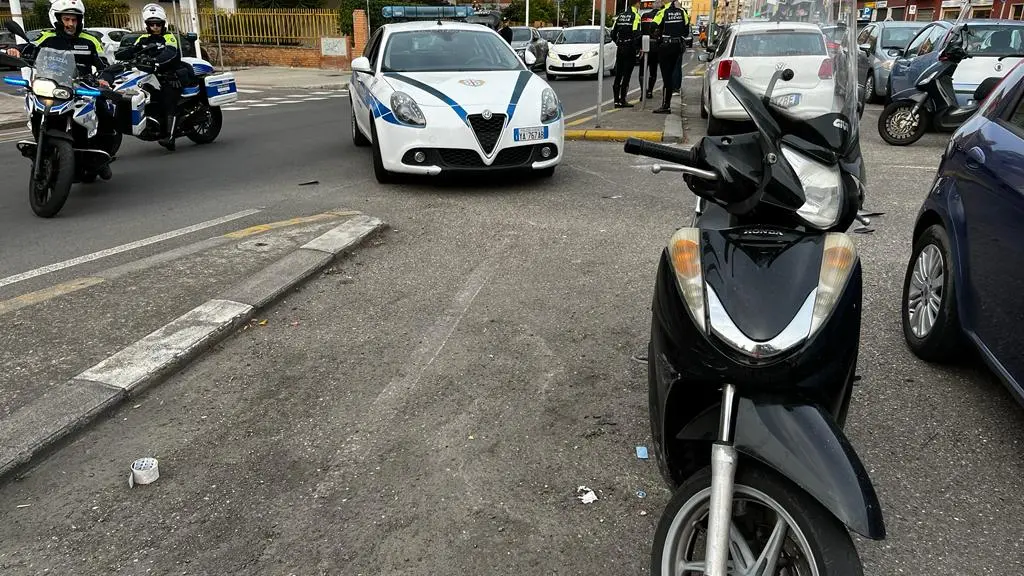 Cagliari, la Municipale parte all'inseguimento ma finisce su uno