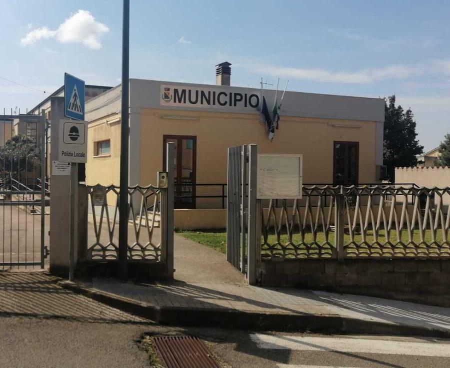 Scontro politico dopo il rinvio del Consiglio comunale