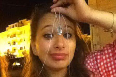 Napoli, 21enne travolta e uccisa da un treno sotto gli occhi del padre