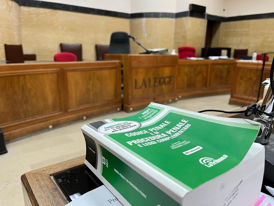 «Ti ammazzo. Ti tolgo i denti»: perseguita la moglie e la minaccia anche dopo che lei si ammala, condannato a Sassari