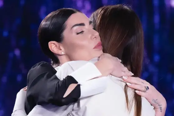 Bianca Atzei e Silvia Toffanin a Verissimo (foto Verissimo)