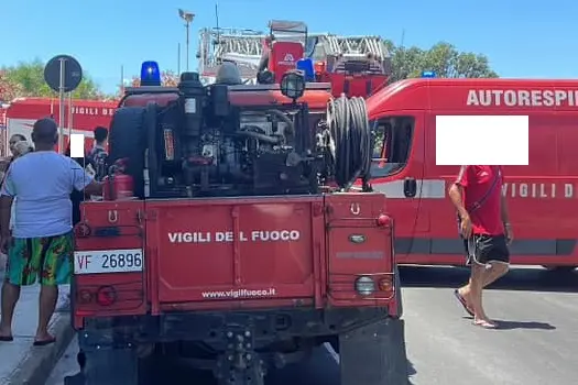 I vigili del fuoco in via della Musica
