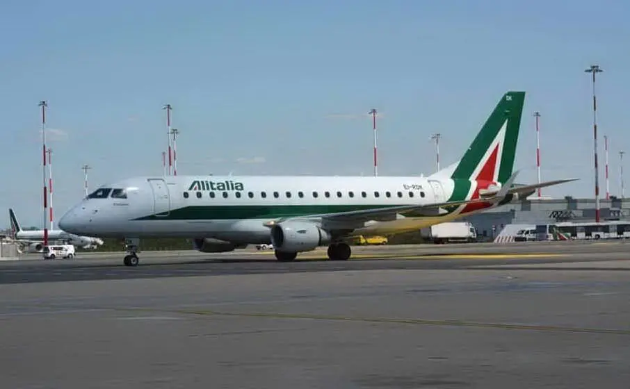 La nuova Alitalia al decollo: avrà la metà dei dipendenti (5.200) e una flotta di 52 aerei