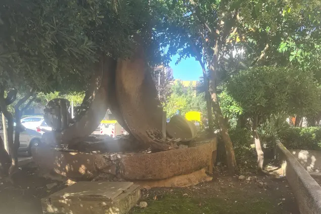 Sassari, la fontana di Vincenzo Varone dimenticata (foto Tellini)