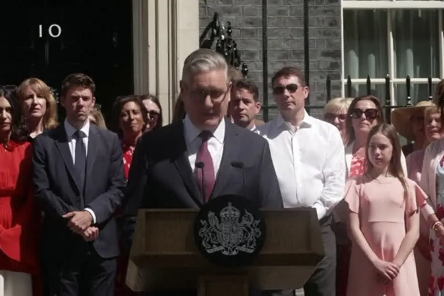 Keir Starmer: me ne vado via con dignità e orgoglio