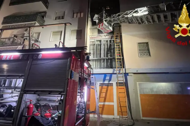 L'intervento dei vigili del fuoco in via Cairoli a Cornaredo