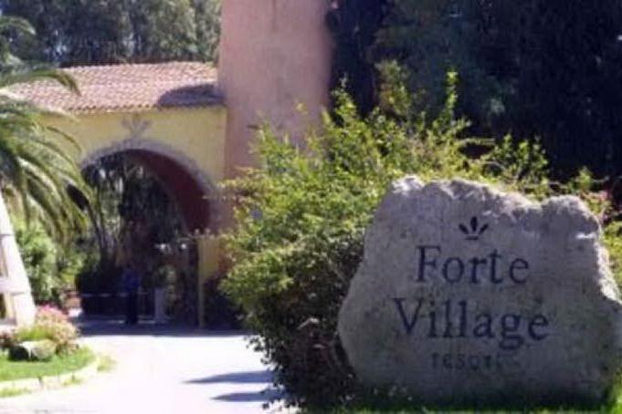 Il Forte Village di Pula al lavoro per riaprire a luglio