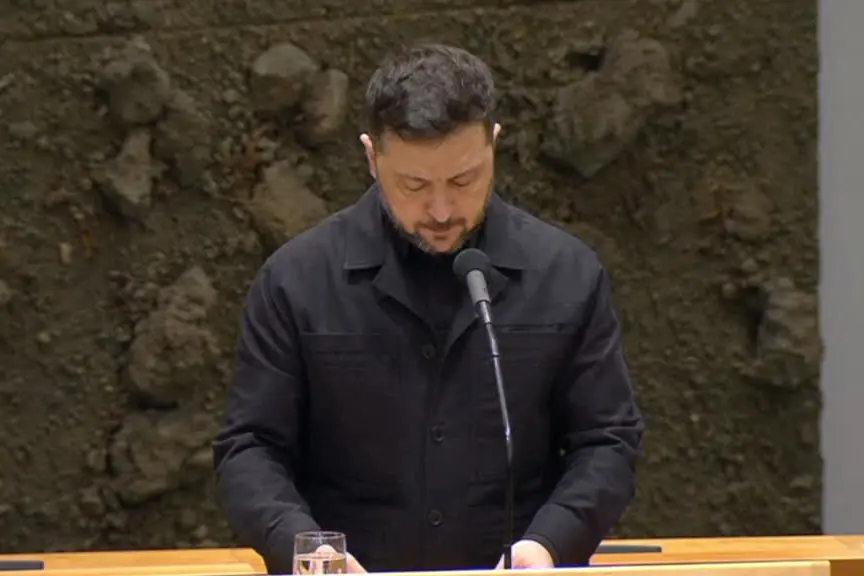 Ucraina, Zelensky: Putin "crede solo nel potere e nel denaro"