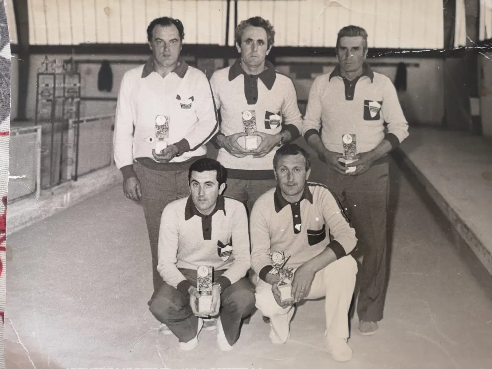 Arborea, la squadra del Circolo ricreativo bocce, da sinistra in piedi: Boschetto, Rino Veiceschi, Bergo. In basso da sinistra: Bruno Veiceschi e Aldo Cantini
