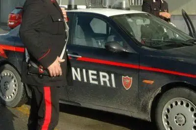 Carabinieri impegnati in un servizio di controllo