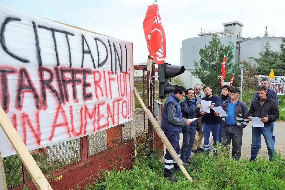 Una protesta dei lavoratori di Villaservice