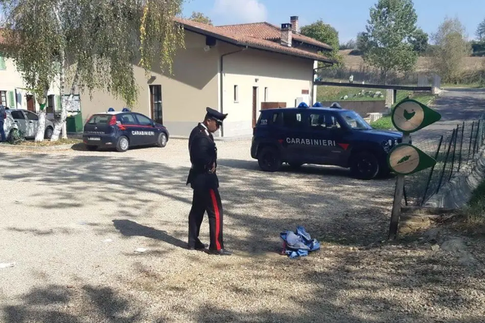 I carabinieri sul posto (Ansa)