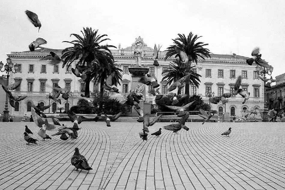 Piazza Italia Sassari (archivio L'Unione Sarda)