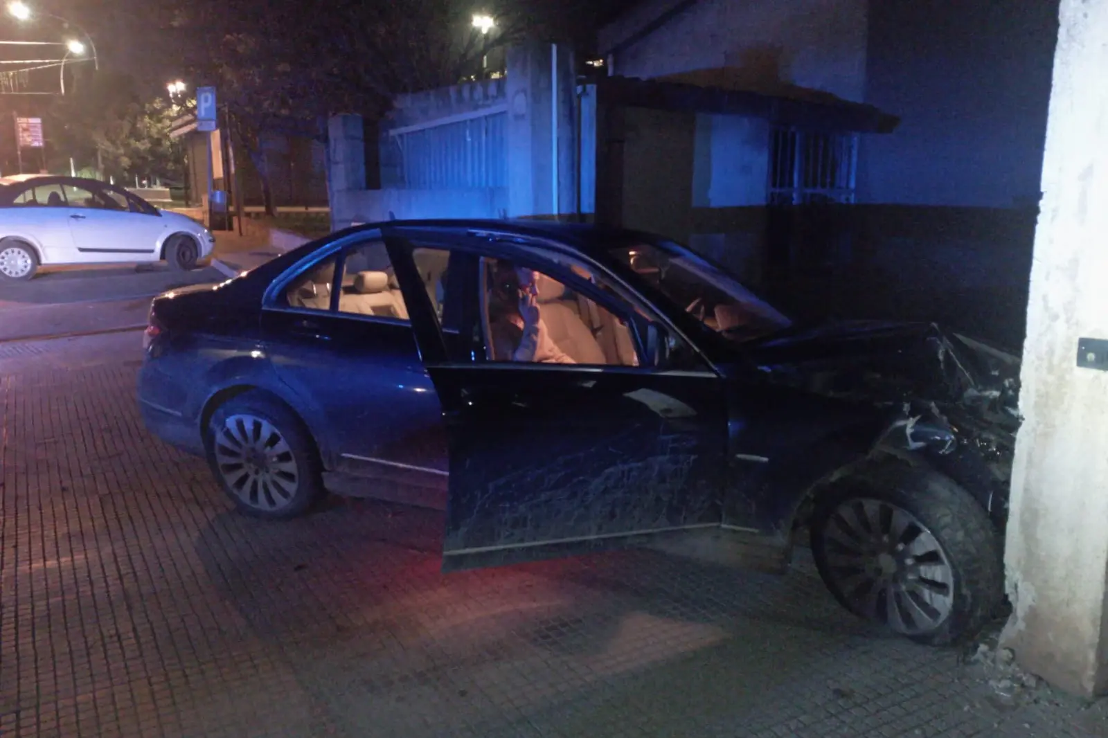 L'auto dopo lo schianto (Foto: Deidda)