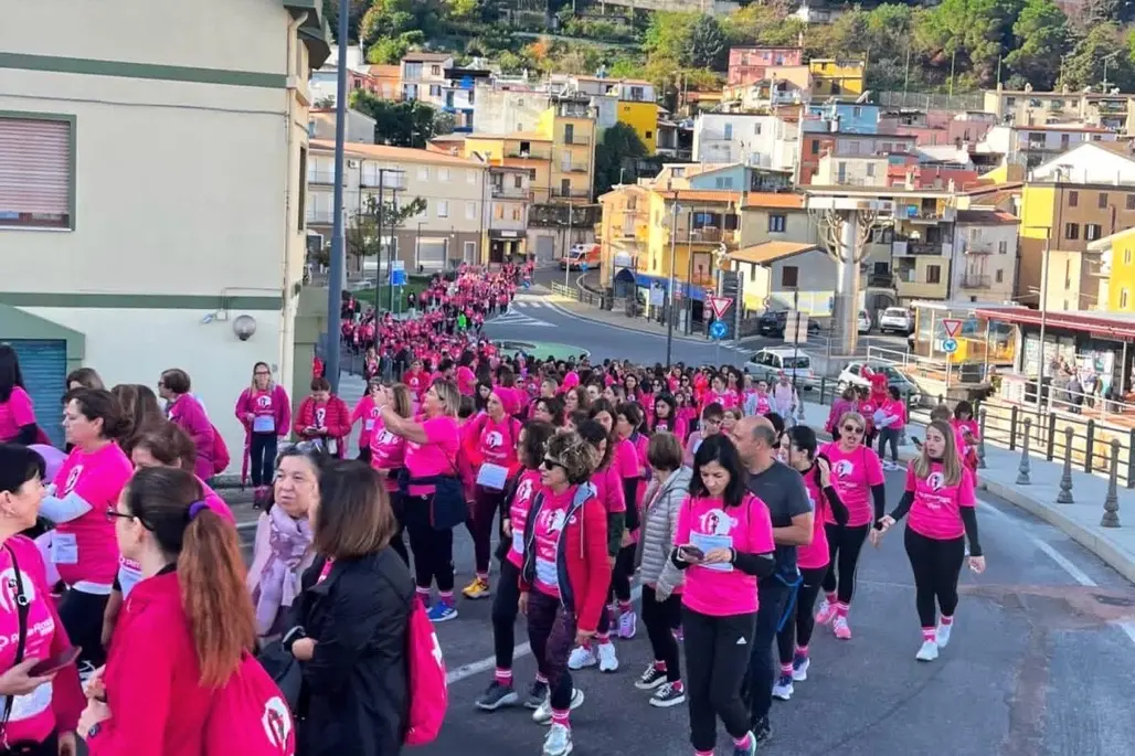 La Pink parade del 2024 sulle strade di Lanusei (foto concessa)