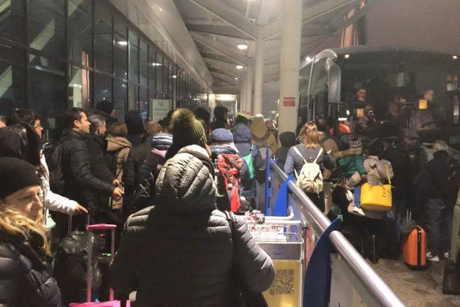 I passeggeri bloccati a Verona