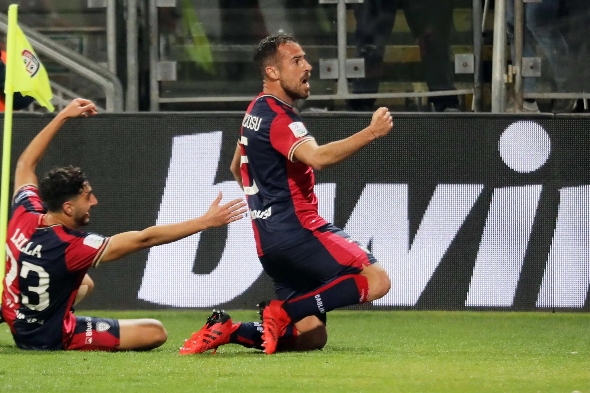 10 marzo 2023 Campionato di calcio serie B Stadio Unipol Domus Cagliari Ascoli 4-1. Mancosu esulta dopo il secondo gol. Foto Max Solinas