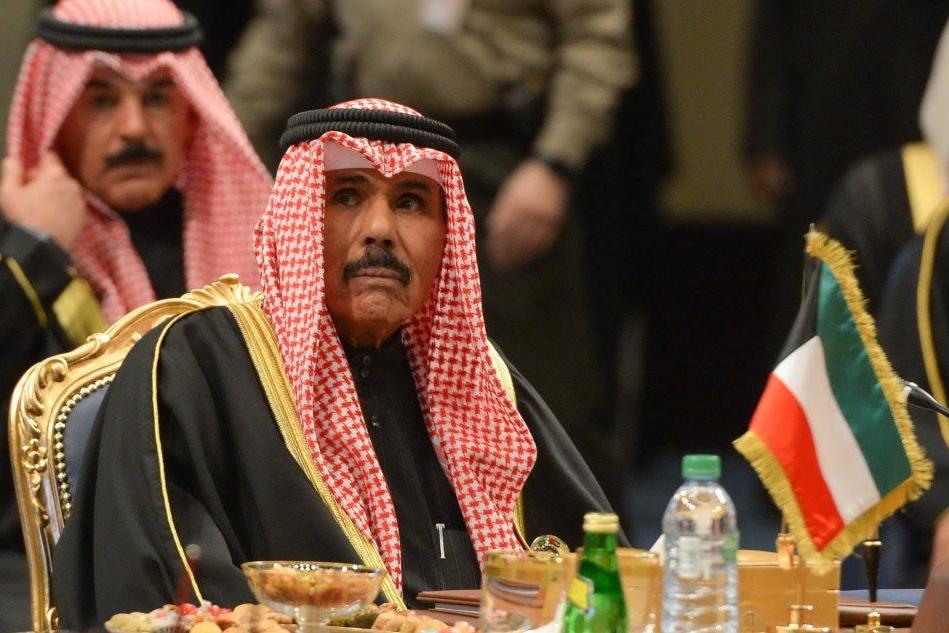 Il Kuwait dà il benvenuto al nuovo emiro: è l'83enne shaykh Nawaf al Sabah