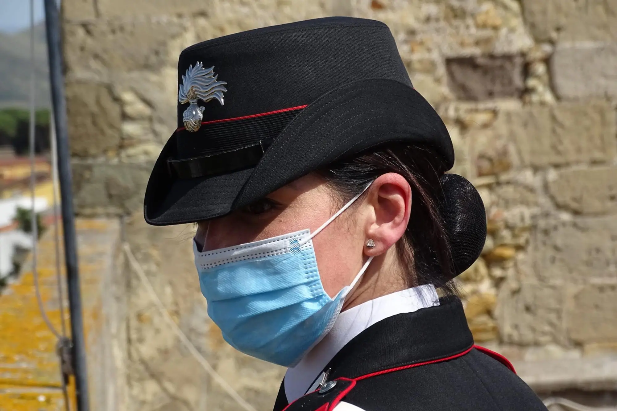 Una militare (foto carabinieri)