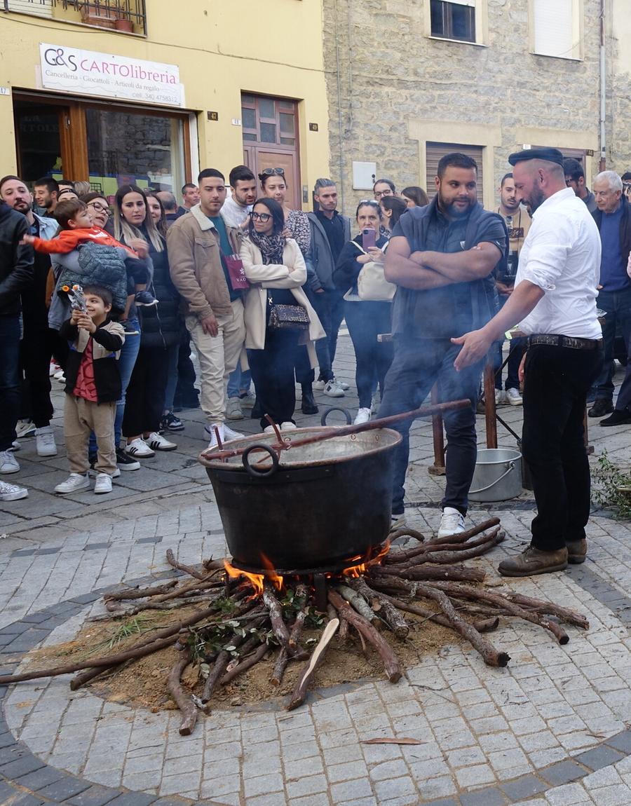 Tradizioni e sapori in 31 tappe