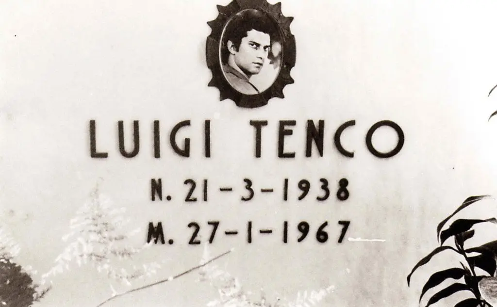 La sua lapide