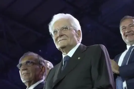 Aperti a Taranto i Giochi del Mediterraneo, ovazione per Mattarella