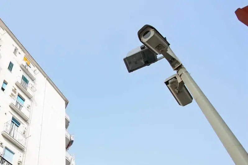 Una telecamera di videosorveglianza