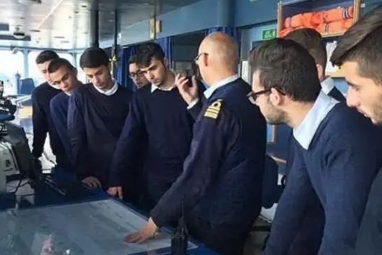 Studenti sulla nave Tirrenia (Foto concessa)