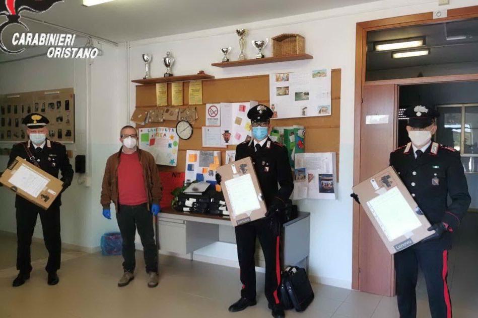Mogoro, Ales, Uras: dai carabinieri tablet in dono per la didattica a distanza
