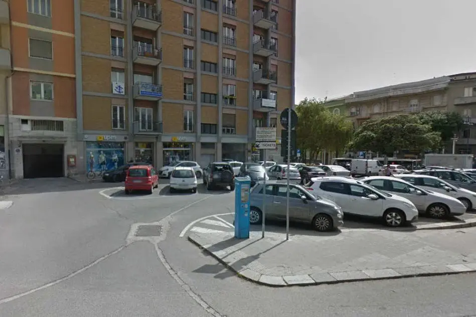 L'Upim di piazza Repubblica (foto Google maps)