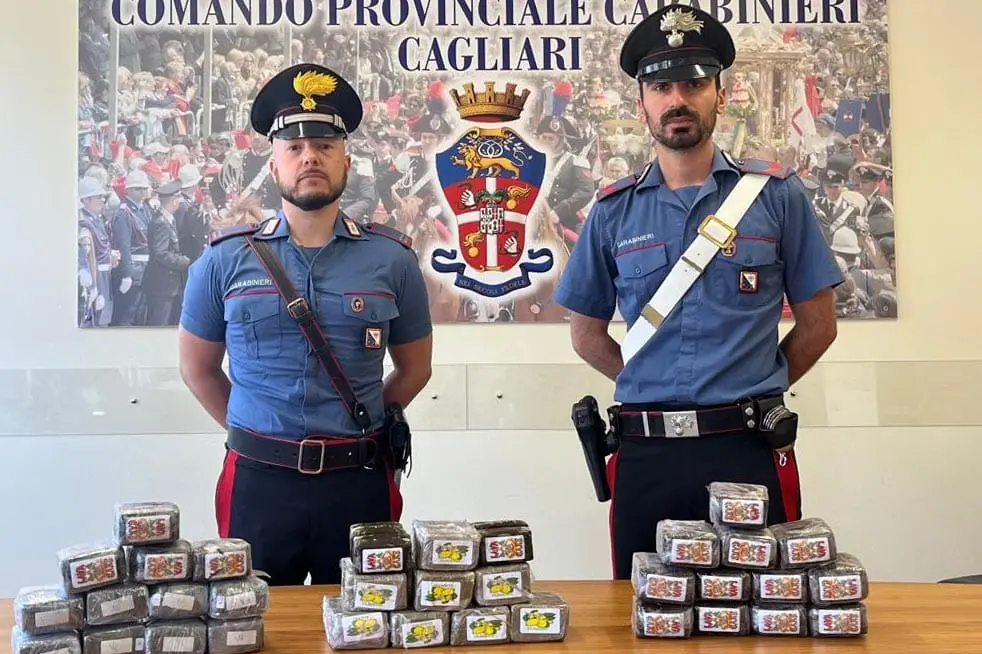 (foto carabinieri)