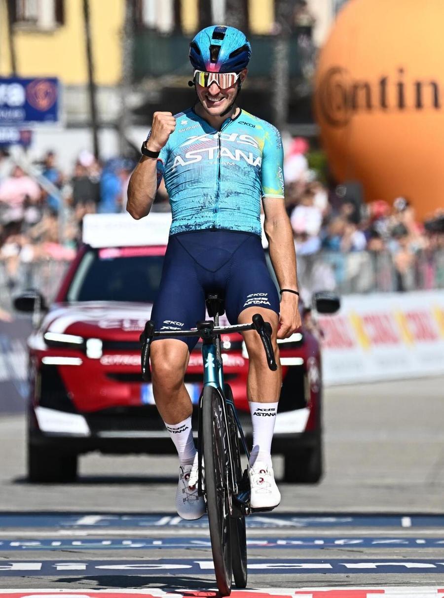 Bettiol fa festa al Giro