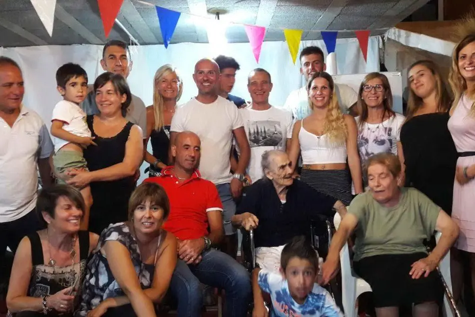 Angelina Cadoni festeggia con la famiglia
